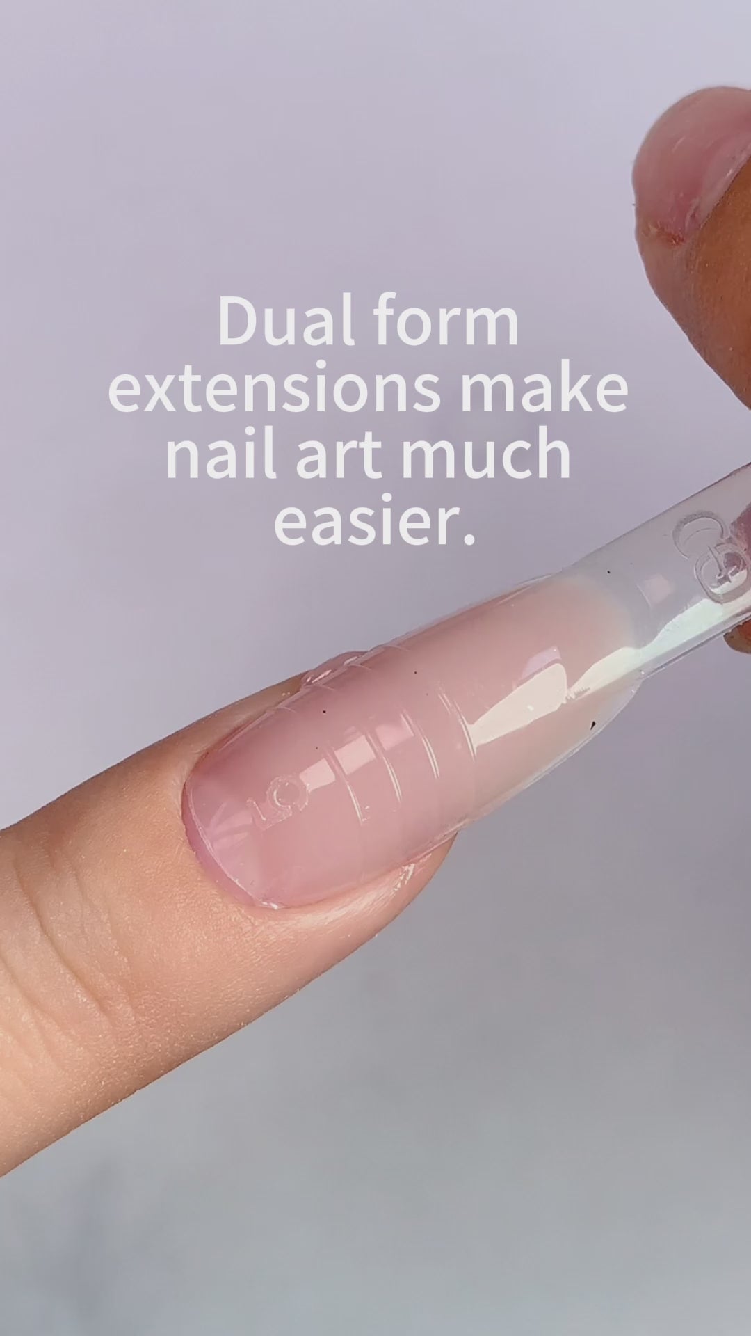 Video laden: Dual form extensions make nail art much easier.